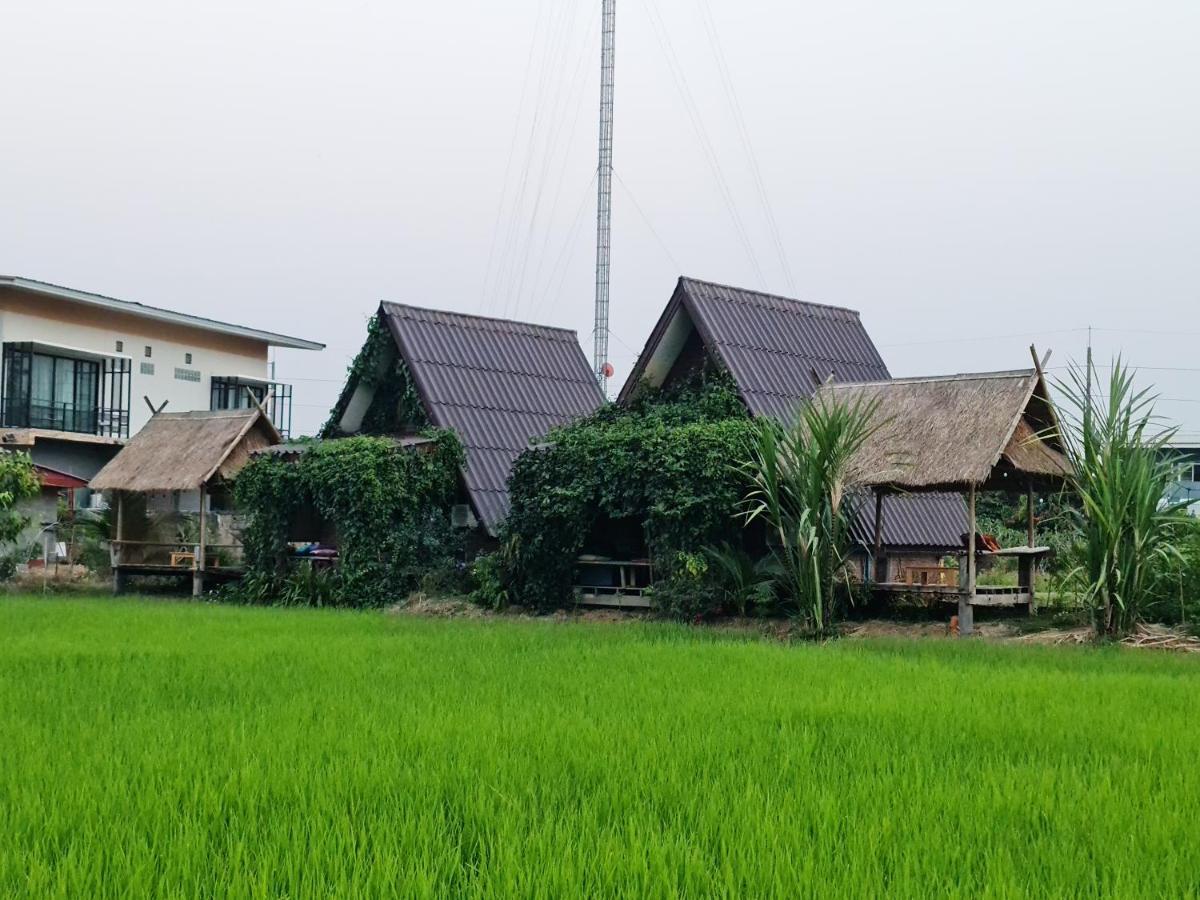 Appartamento Huean Himbo Chiang Rai Esterno foto